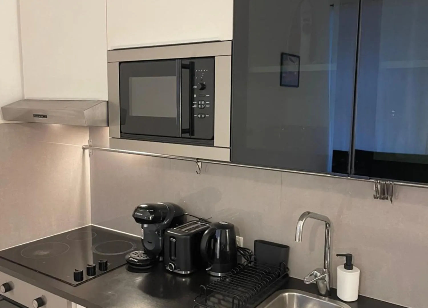 Cozy-5-Person Apartment In Vienna 5