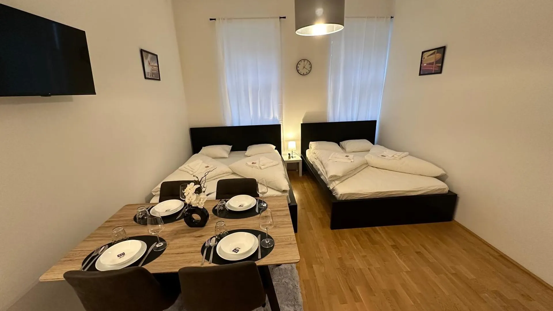Cozy-5-Person Apartment In Vienna 5