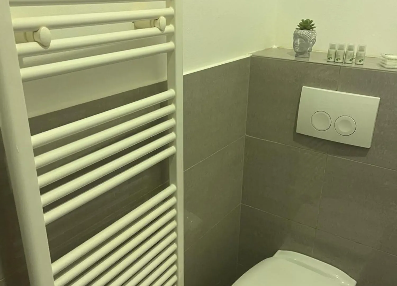 Cozy-5-Person Apartment In Vienna 5 0*,