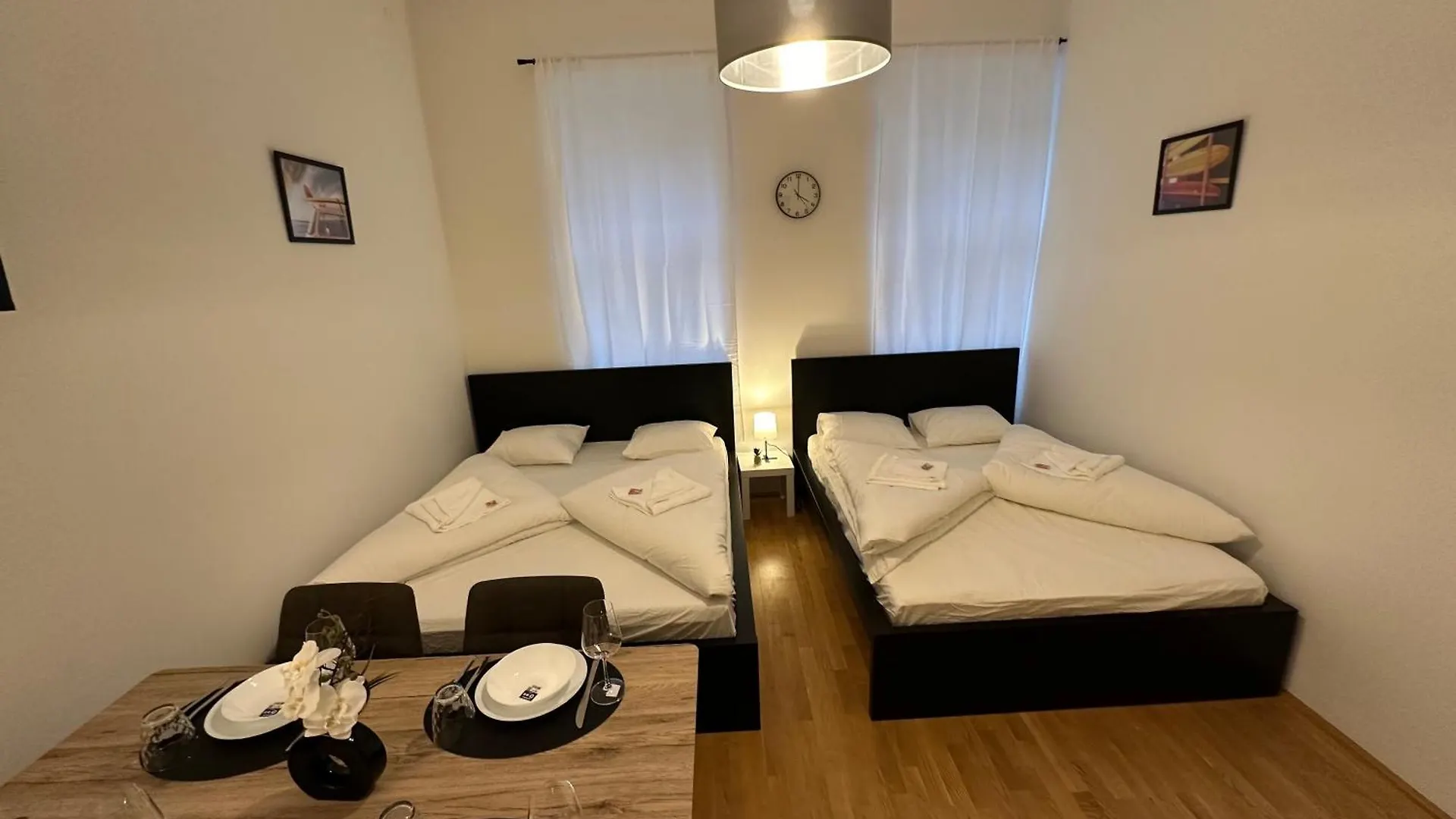 Cozy-5-Person Apartment In Vienna 5